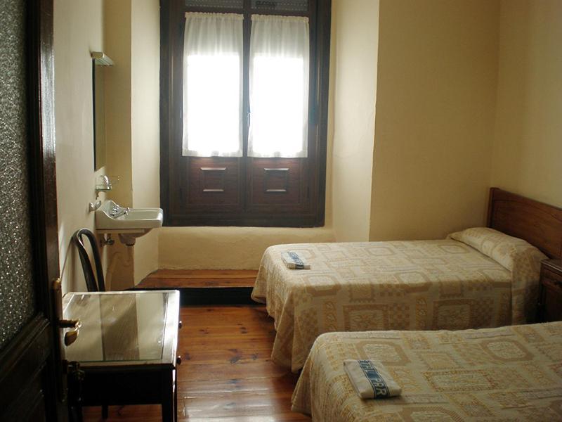 Hostal Paris Jaca Chambre photo