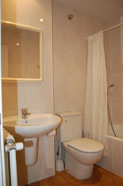 Hostal Paris Jaca Extérieur photo